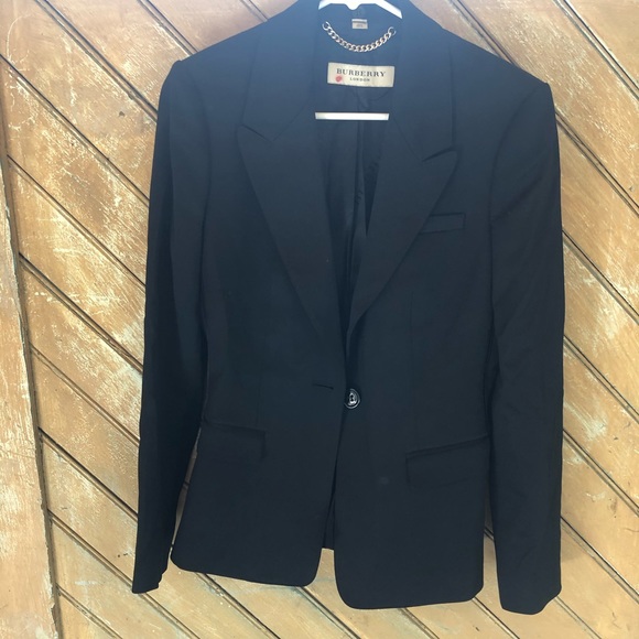 Burberry Jackets & Blazers - Burberry blazer size 6